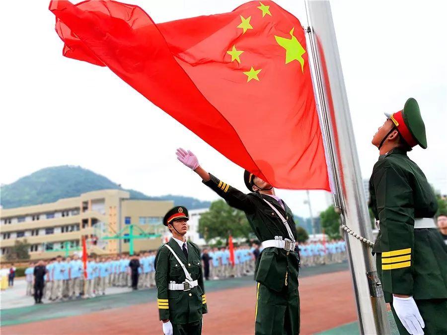 为什么接吻时不会觉得对方口水恶心？游戏画面